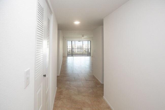 Foto del edificio - Completely Updated 2 Bed 2 Bath In Ironwoo...