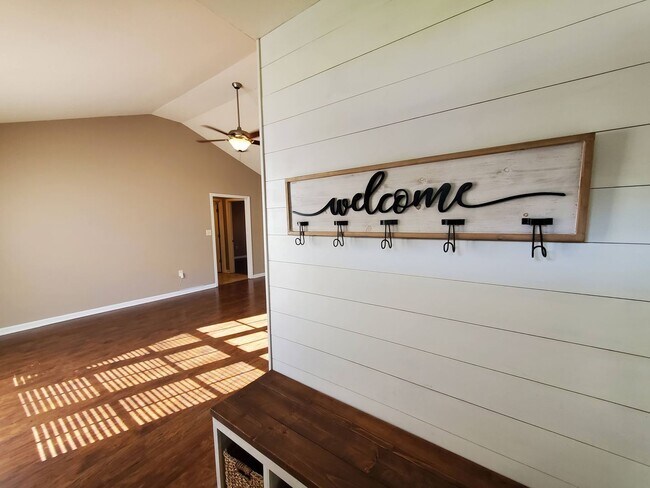 Foto del edificio - Charming 3-Bedroom Home in Valdosta, GA - Perfect for You and Your Furry Friends!