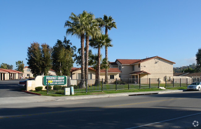 Building Photo - Regency Crest Apartments