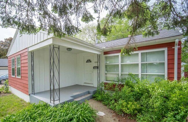 Building Photo - 2464 W Lawn Ave
