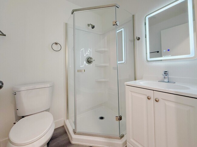 Private bathroom - 1219 W 36th St