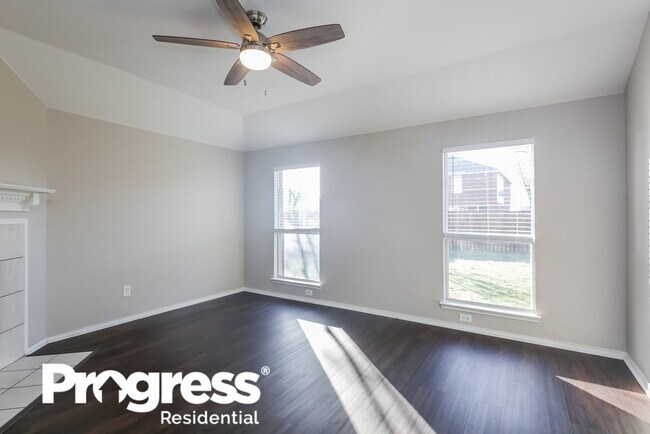 Foto del edificio - 1016 Winding Creek Dr