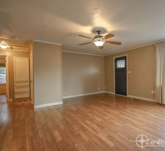 Foto del edificio - 2618 E 26th St