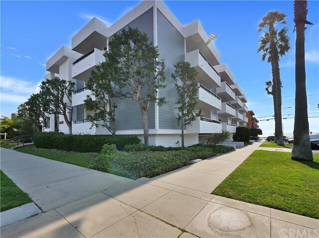 Building Photo - 1201 S Catalina Ave