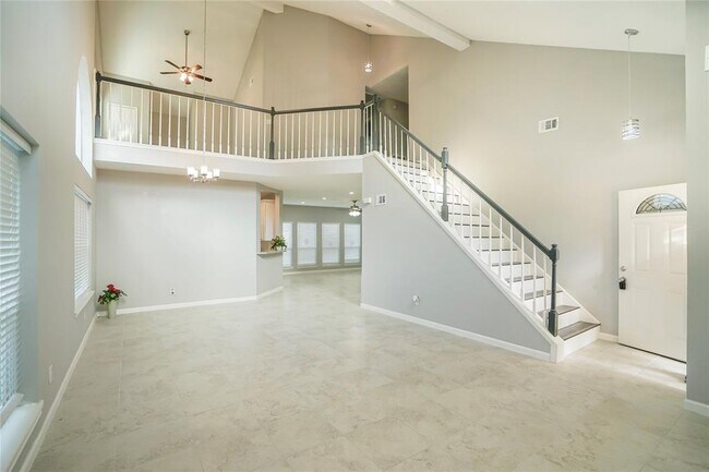 Foto del edificio - 13530 Avonshire Dr