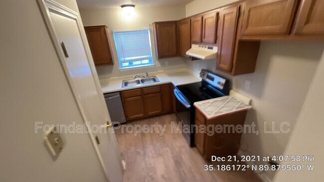 Foto del edificio - 2223 Curbertson St