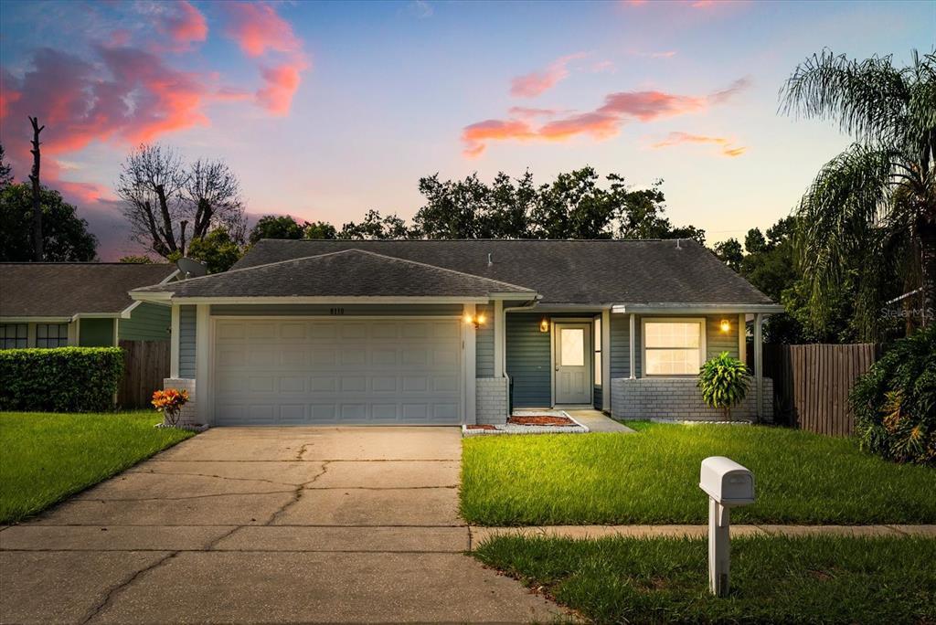 Foto principal - 8110 Canyon Oak Ln
