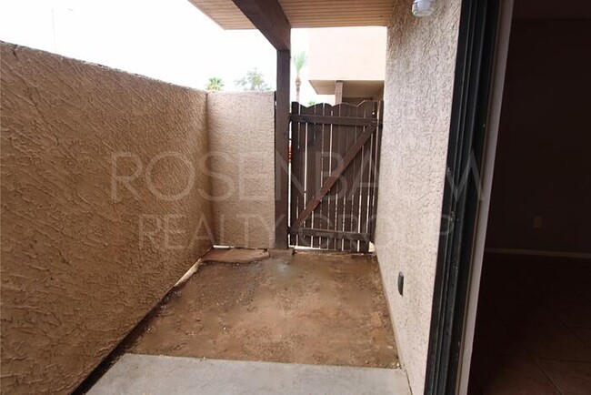 Foto del edificio - Charming 2-bedrooms, 1.5-baths townhome ap...