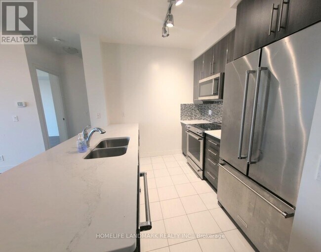 Photo du bâtiment - 825 Church St