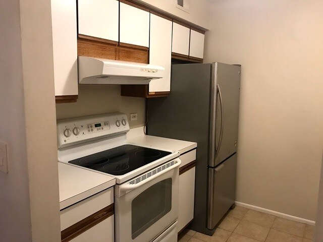 Foto del edificio - 6158 Knoll Way Dr