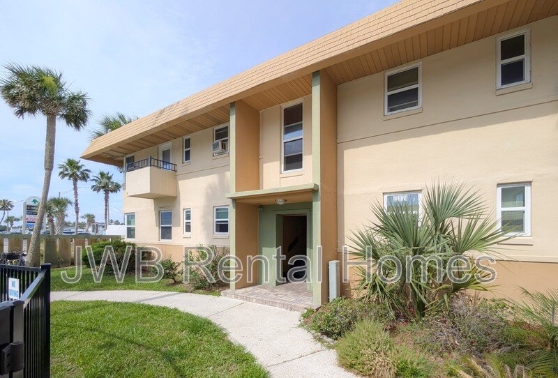 Foto principal - 227 15th Ave N