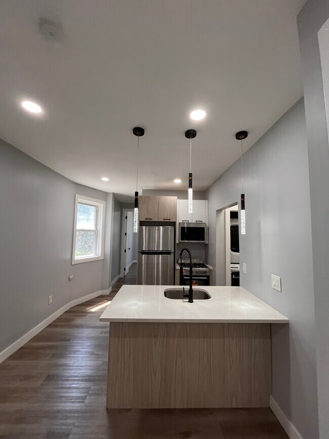 Kitchen - 67 Lincoln St