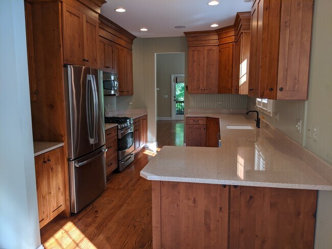 Foto del edificio - 3120 Thorne Hill Ct