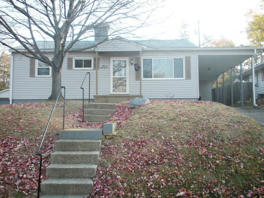 Primary Photo - 1124 Hedgewood Dr