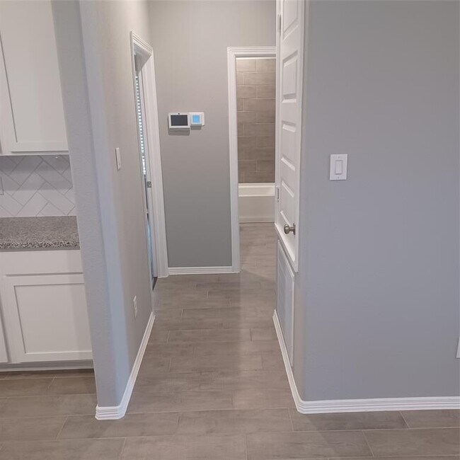 Building Photo - 5710 Tabula Rasa Dr