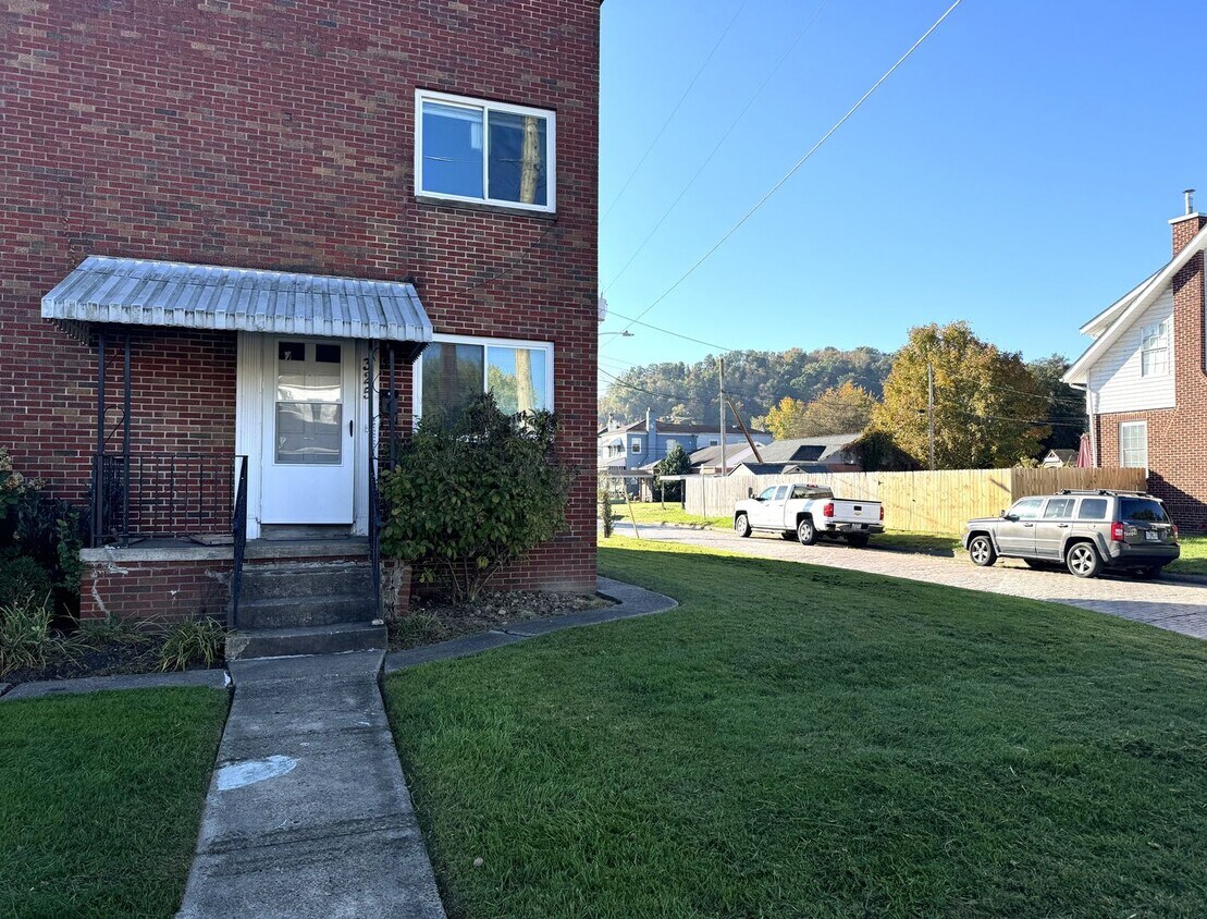 Foto principal - Great 2 bedroom Near Ritter Park in Huntin...