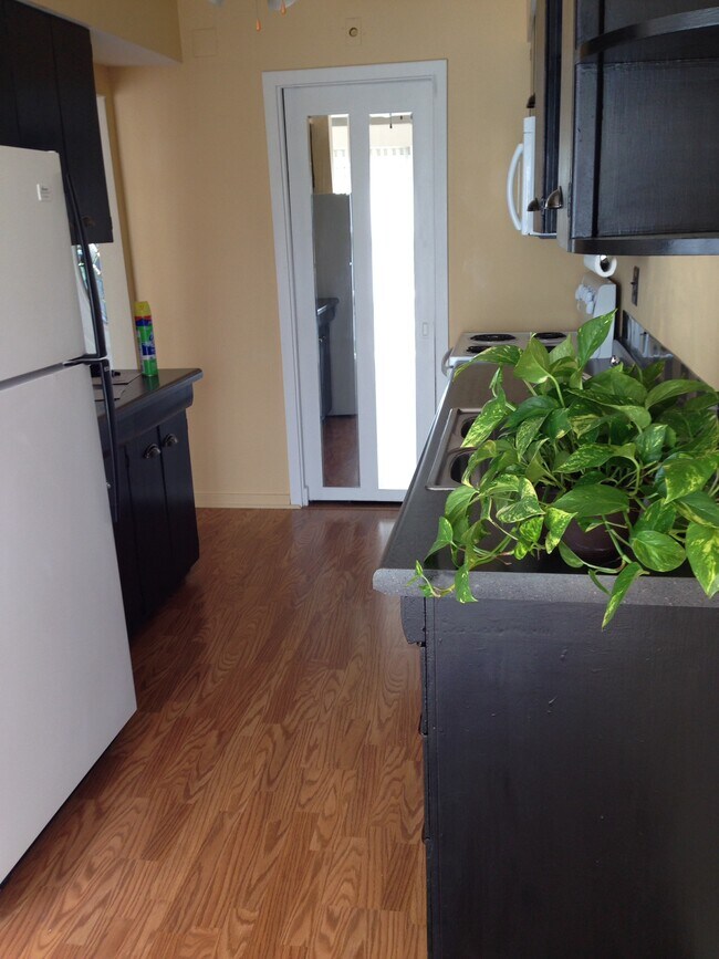 Foto del edificio - 889 Mount Loretta Ave