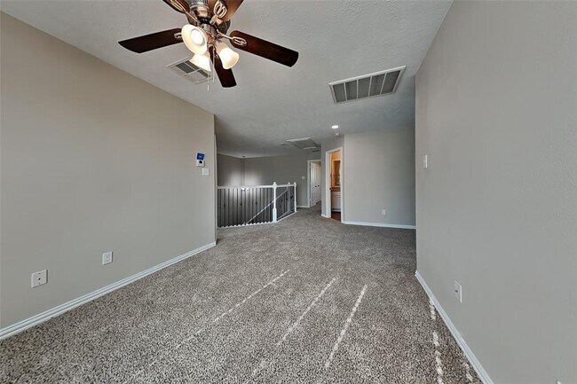 Building Photo - 2223 Brown Oak Dr