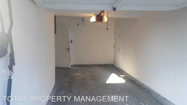 Building Photo - 4 br, 2.5 bath House - 3188 GROTH CT