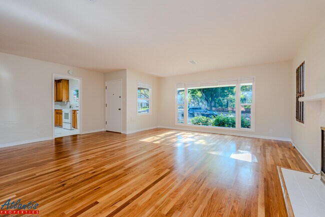 Foto del edificio - 1022 Westwood Dr