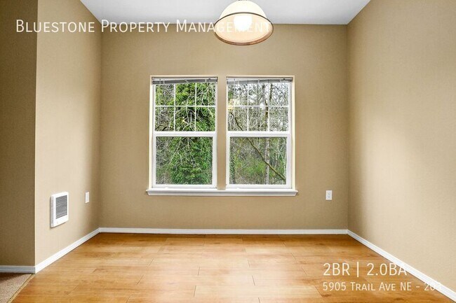 Foto del edificio - 5905 Trail Ave NE