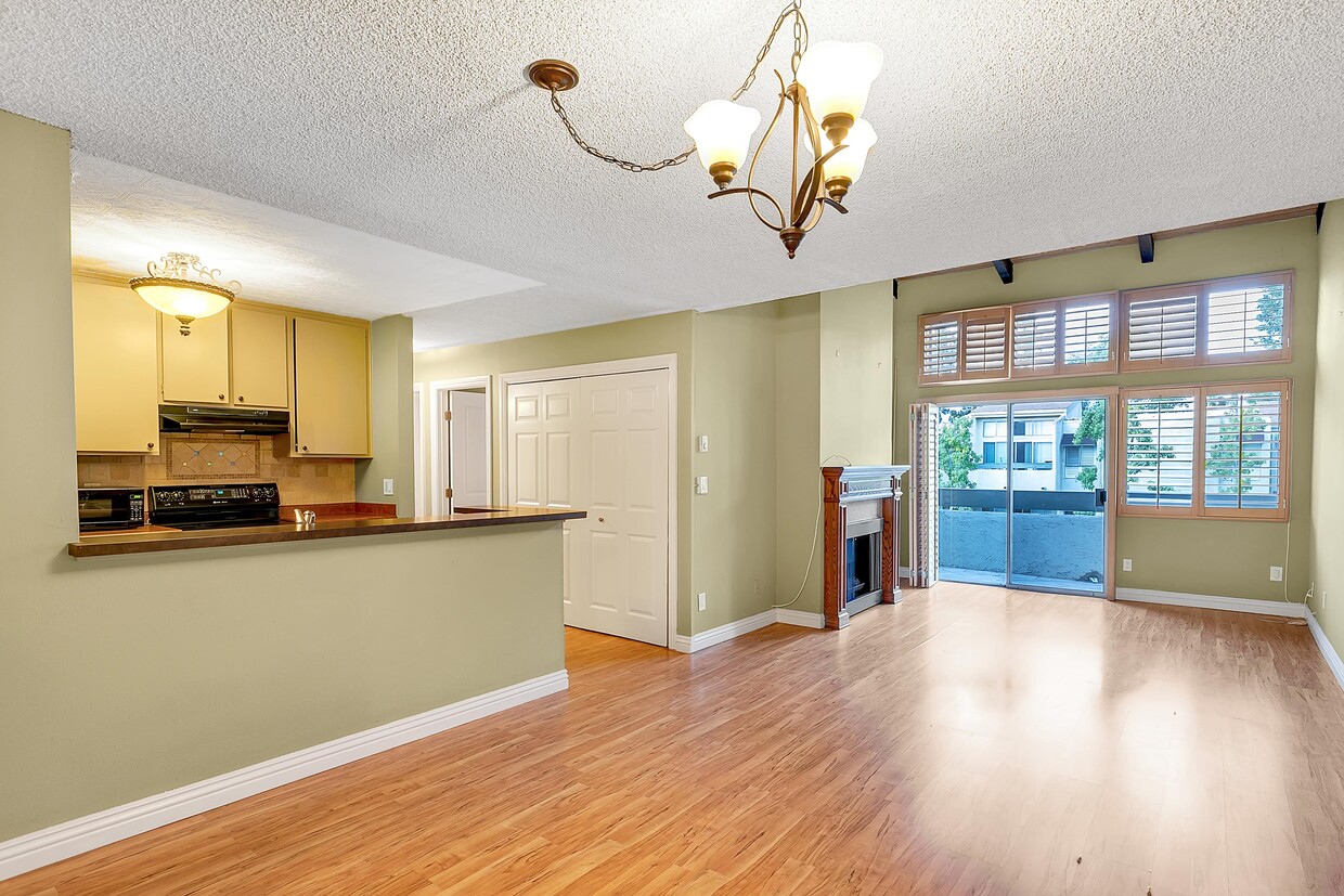 Foto principal - 4900 Overland Ave