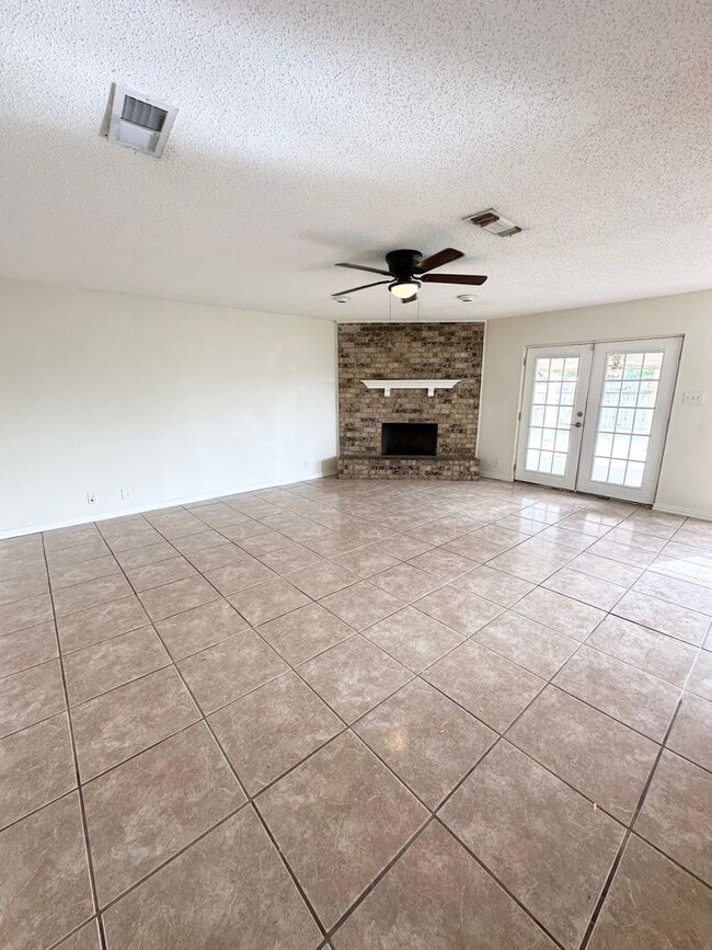 Foto del edificio - 3 Bed 2 Bath Ready to Rent!