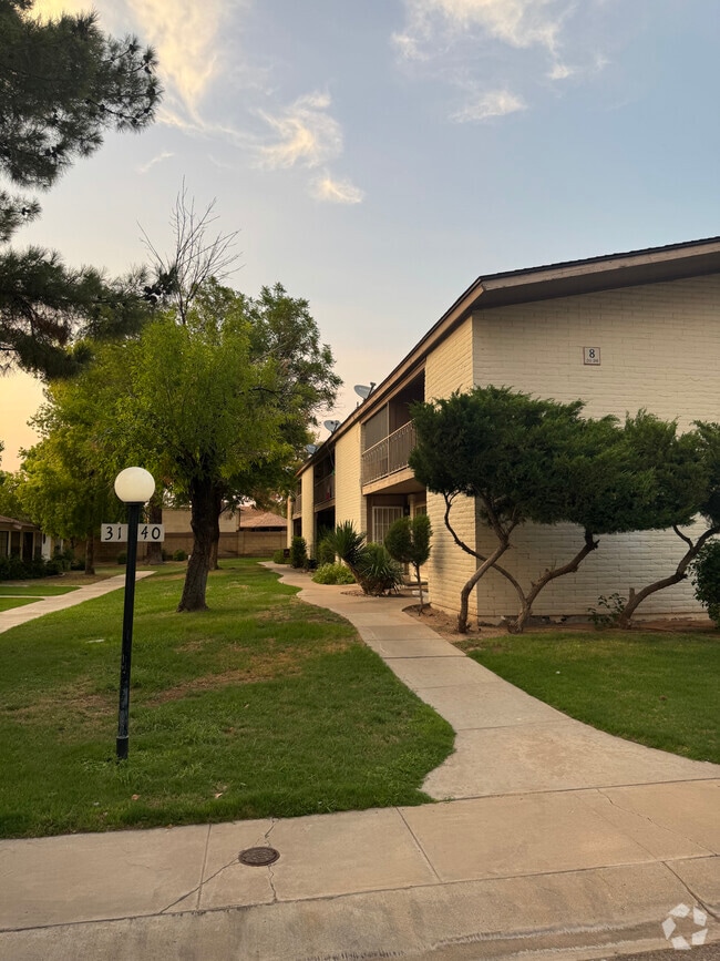 Building Photo - 1550 N Stapley Dr