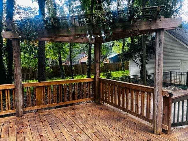 Foto del edificio - 4 bed, 3 bath home in Stonehaven