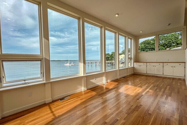 Foto del edificio - 19 Edgemere Rd