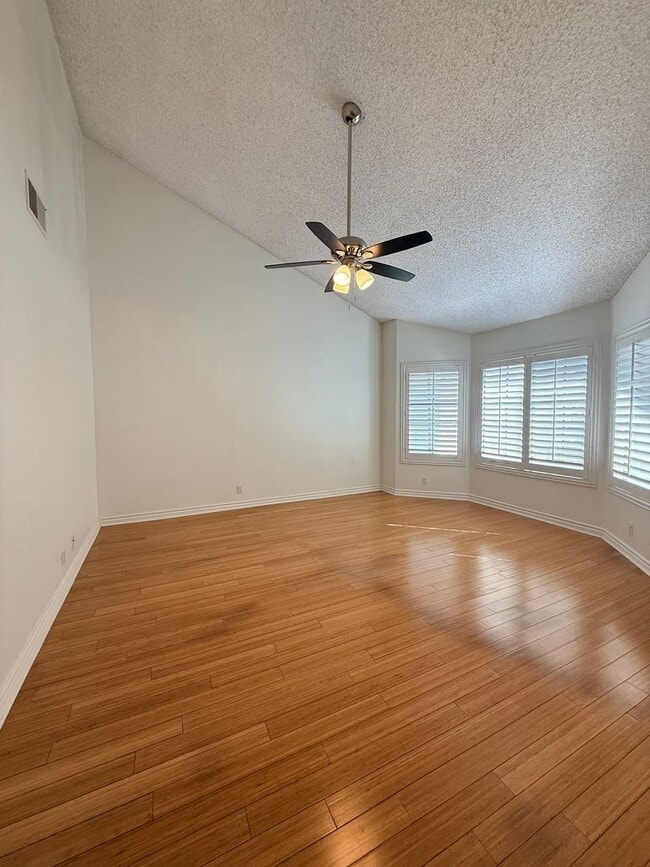 Building Photo - Private 2 Bed 2 Bath Single-Story Living in West Anaheim