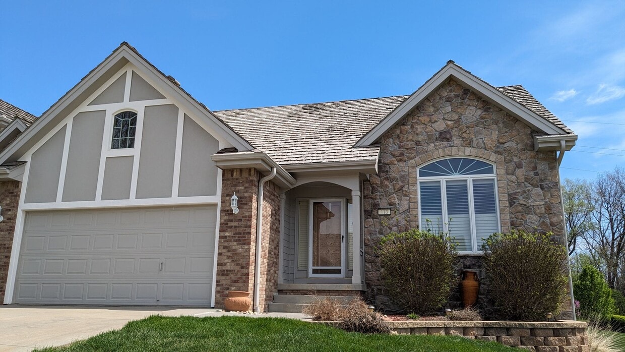 113 Glen Oaks Dr, Council Bluffs, IA 51503 House Rental in Council