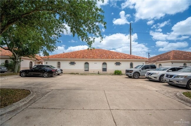 Building Photo - 604 Buena Vista Dr