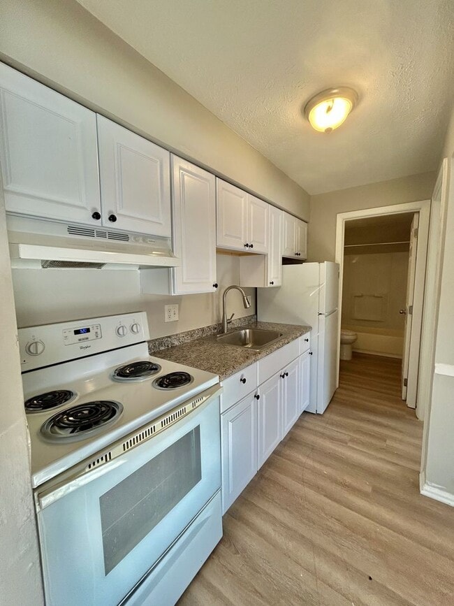 Interior Photo - Miami Ridge Apartments 4