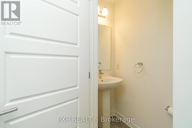 Building Photo - 51 Stitch Mews