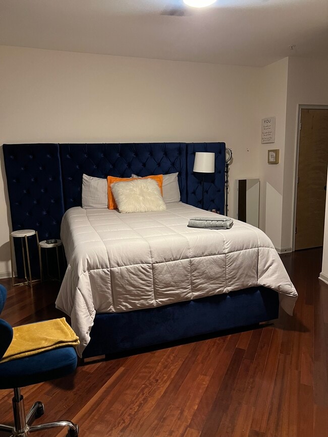 Foto del edificio - 898 Oak St SW