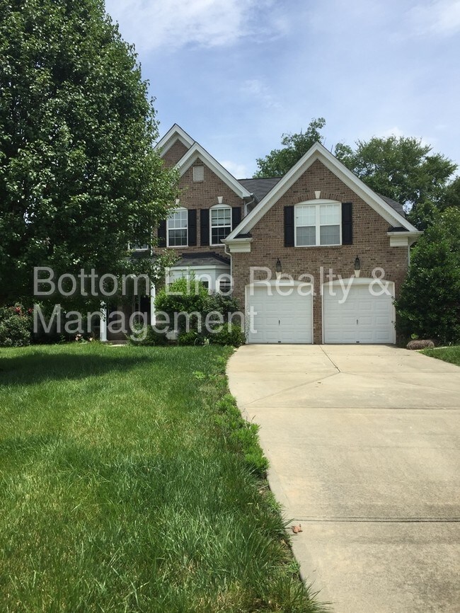 Building Photo - 7801 Pinecroft Ct