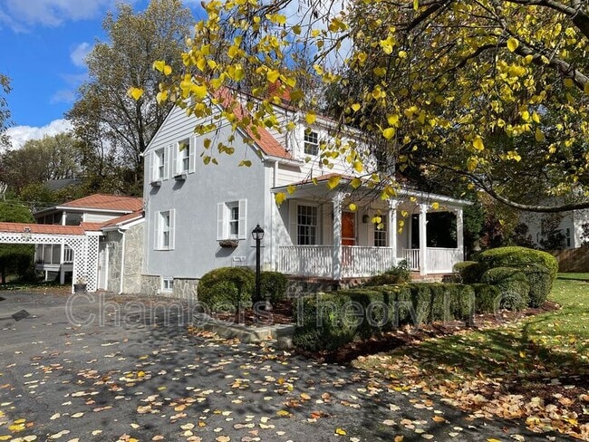 Foto del edificio - 10130 Blake Ln