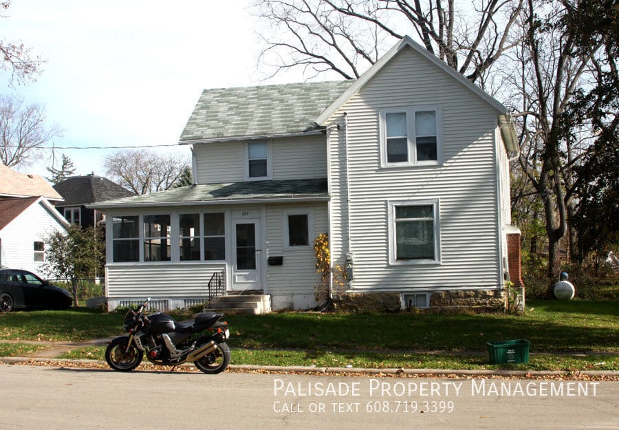 Primary Photo - 285 Bradford St