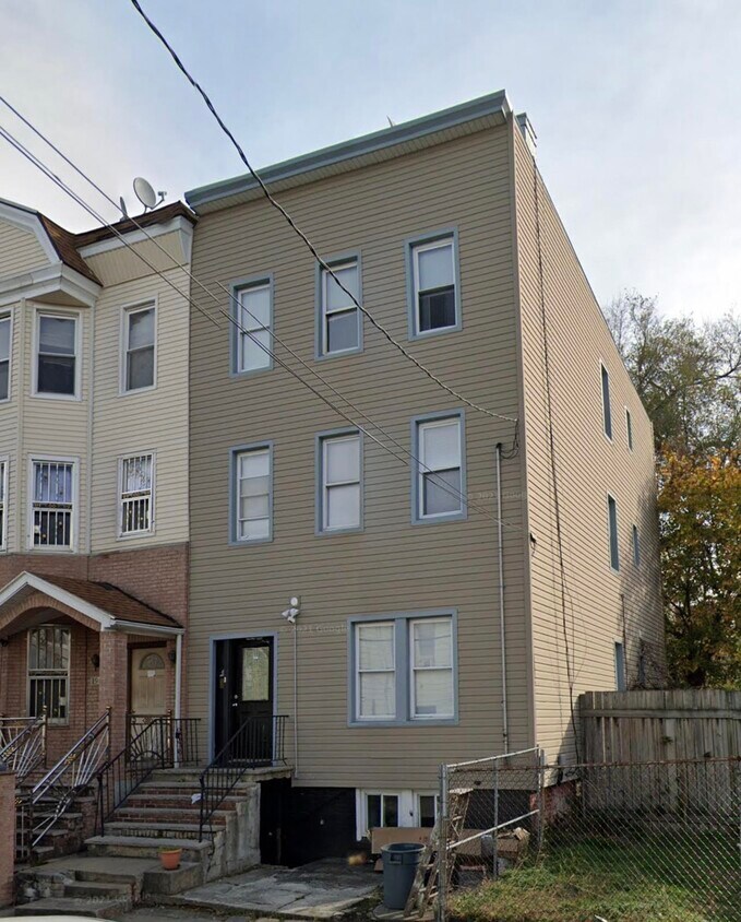 Primary Photo - 188 Delaware Ave