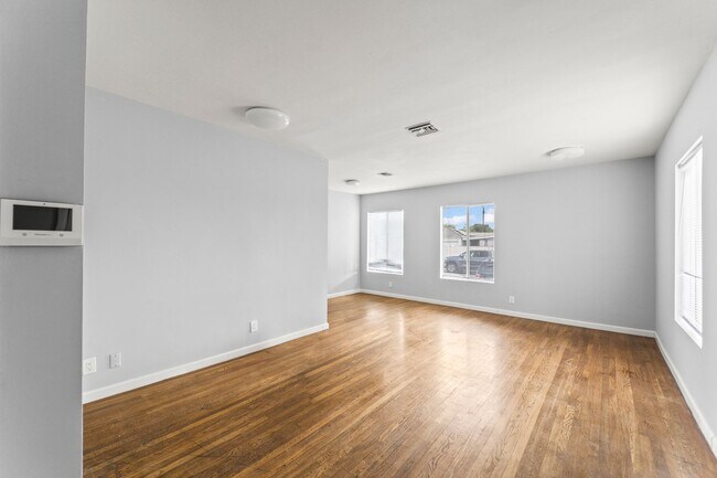 Building Photo - 8102 Norwich Ave