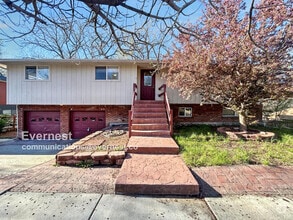 Building Photo - 2507 Flintridge Dr