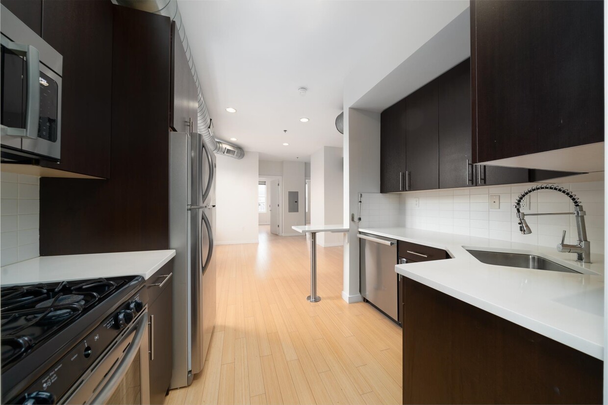 Foto principal - 1300 Park Ave