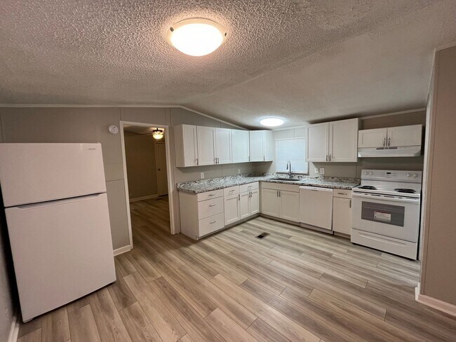 Foto del edificio - 6803 Waters Ave