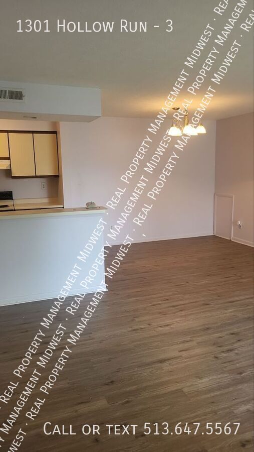 Building Photo - 1301 Hollow Run