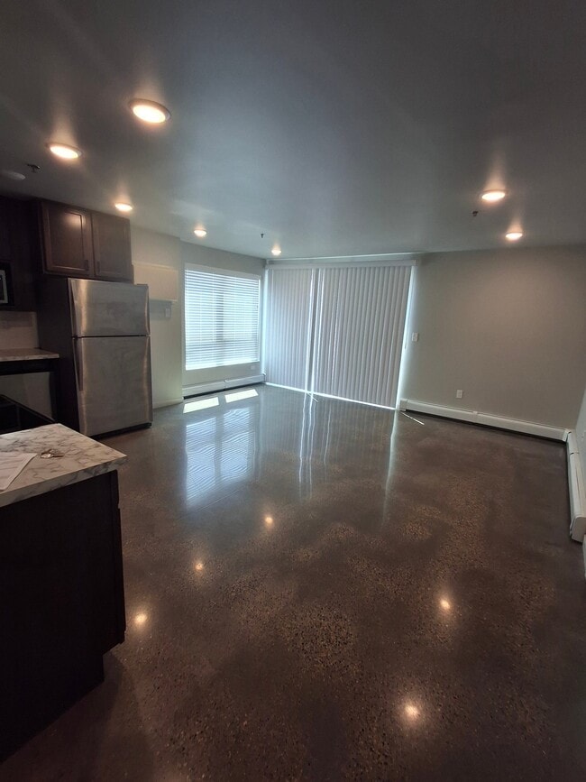 Building Photo - 3156 Bluestem Dr
