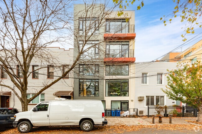 Building Photo - 93 Herbert St