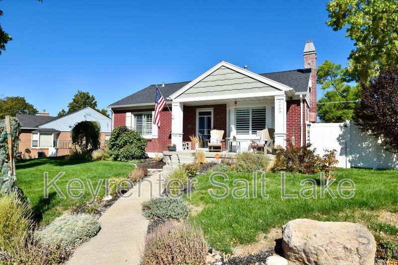 Primary Photo - 2689 E Barbey Dr