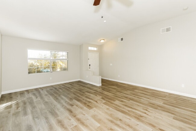 Foto del edificio - 5037 Via De Fortuna Way