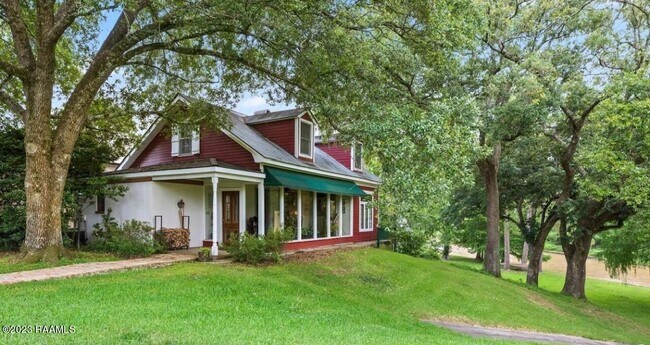Foto del edificio - 1414 E Bayou Pkwy